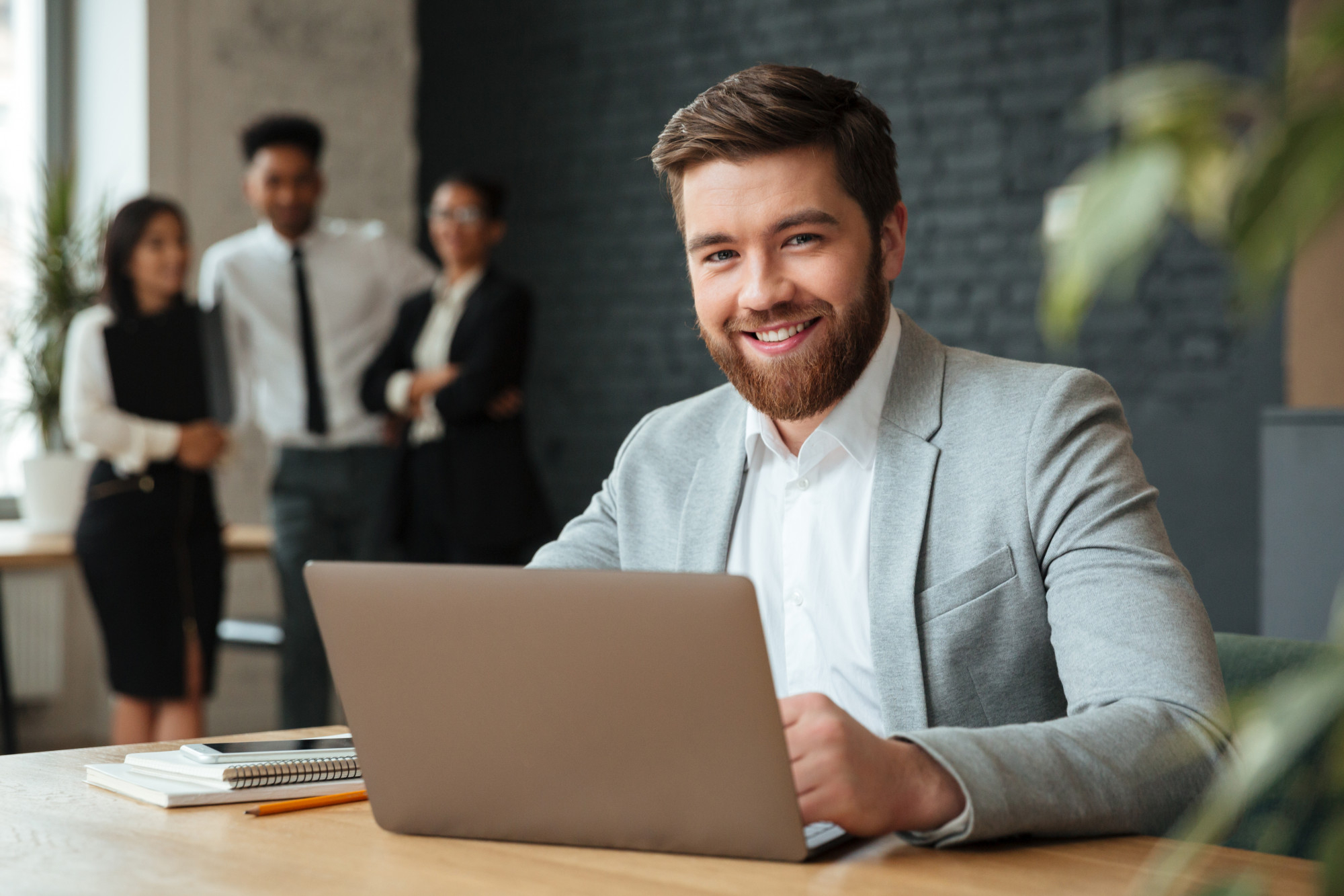 Peut-on embaucher un salarié si on est en micro‑BNC ?