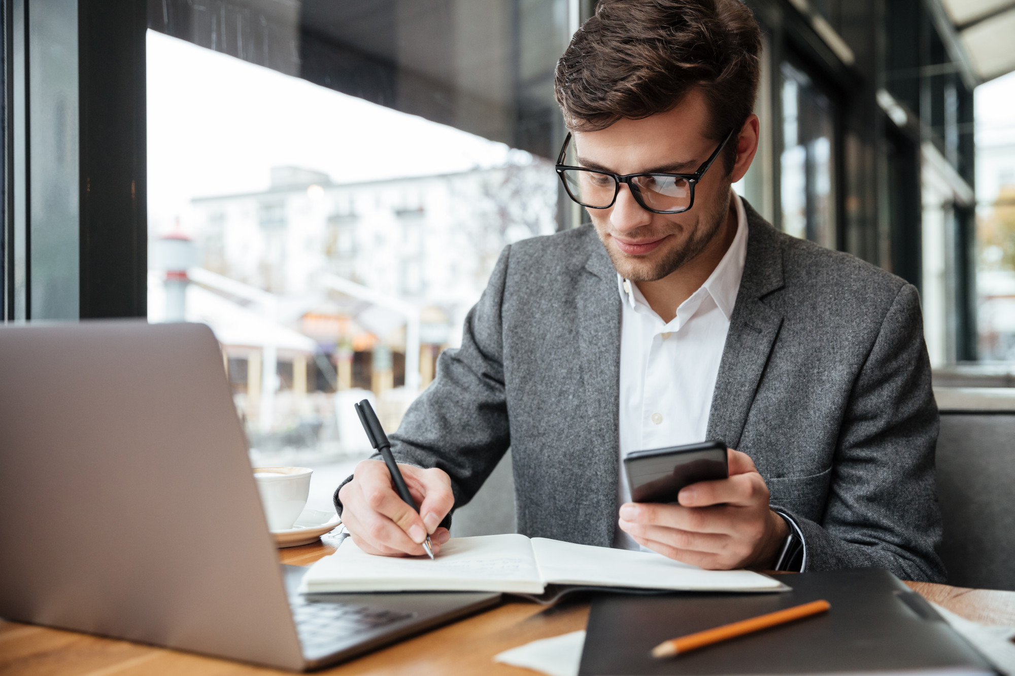 Autoentrepreneur ou déclaration contrôlée : que choisir quand tu gagnes bien ?