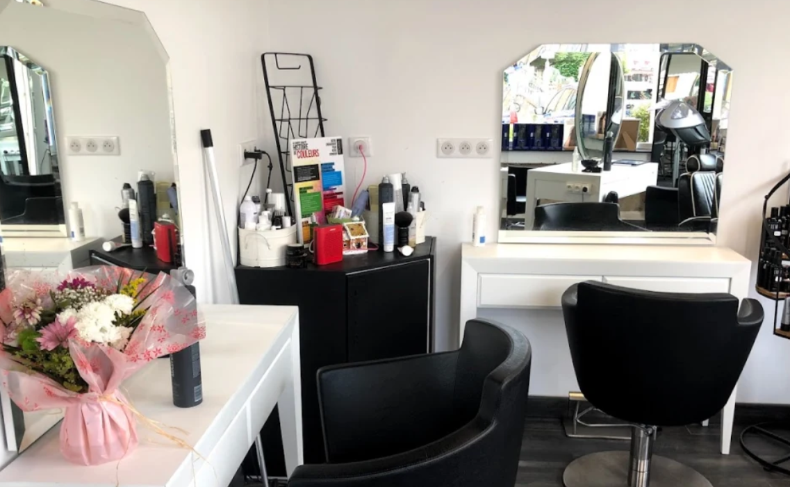 La Tête à l'Envers, salon de coiffure accompagné par ComptaCool à Voisins-le-Bretonneux — analyses financières et conseil de gestion
