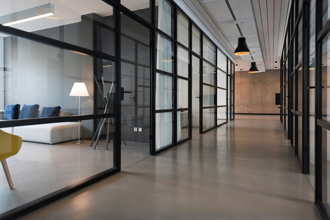 Bureaux professionnels illustrant un site à entretenir